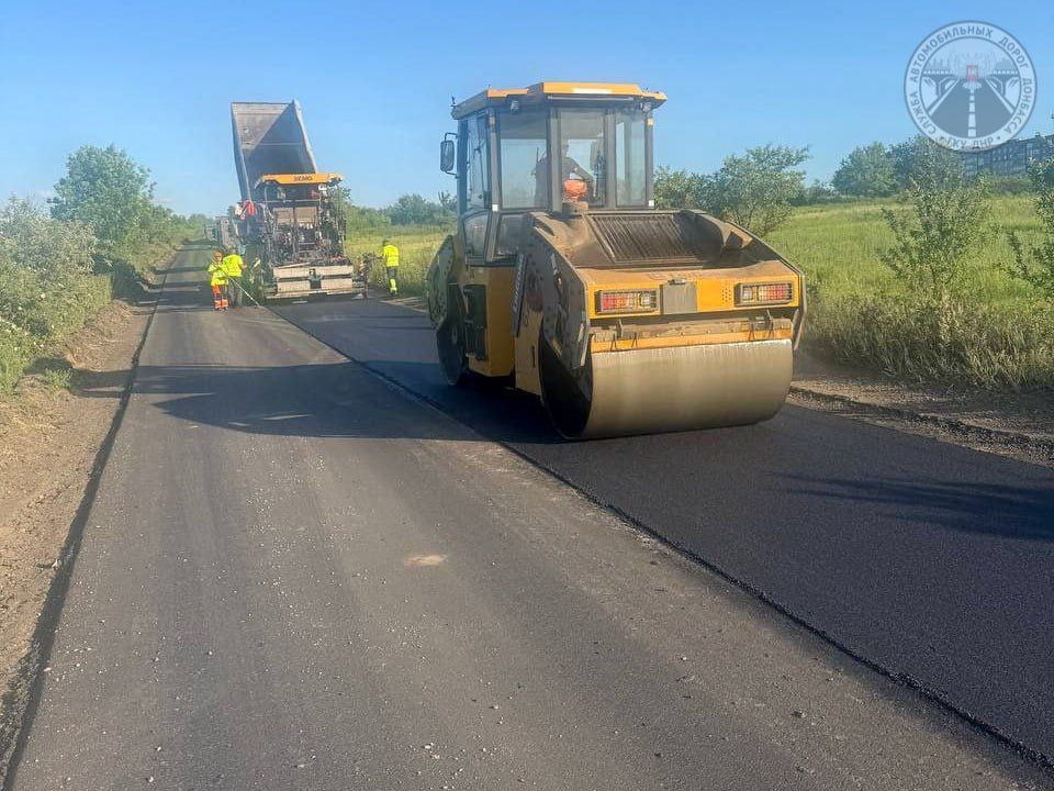 На завершающем этапе работы по приведению в нормативное состояние более 15 км улично-дорожной сети в Снежном и Шахтерске На завершающем этапе работы по приведению в нормативное состояние более 15 км улично-дорожной сети в Снежном и Шахтерске