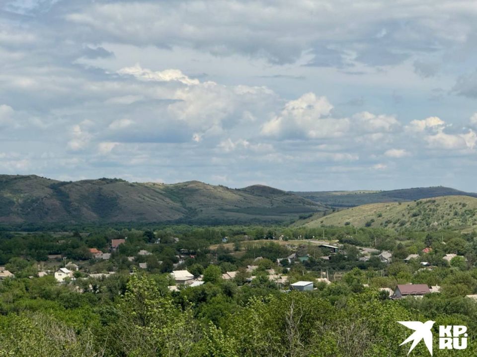 Многие гости Донецкой Народной Республики могут подумать, что Донбасс — это исключительно промышленный регион, где повсюду дымят заводские трубы, а в воздухе витает пыль от шахтных выработок Многие гости Донецкой Народной Республики могут подумать, что Донбасс — это исключительно промышленный регион, где повсюду дымят заводские трубы, а в воздухе витает пыль от шахтных выработок