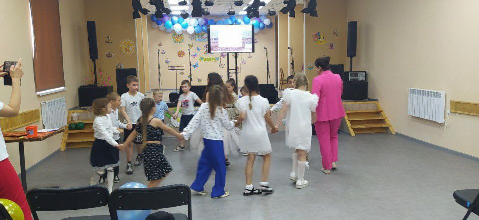 Реализуя мероприятия проекта «Культура малой Родины» Всероссийской политической партии «Единая Россия» в Белосарайском, Портовском сельских клубах, в Мелекинском Дворце народного творчества прошли мероприятия ко Дню Защиты... Реализуя мероприятия проекта «Культура малой Родины» Всероссийской политической партии «Единая Россия» в Белосарайском, Портовском сельских клубах, в Мелекинском Дворце народного творчества прошли мероприятия ко Дню Защиты...