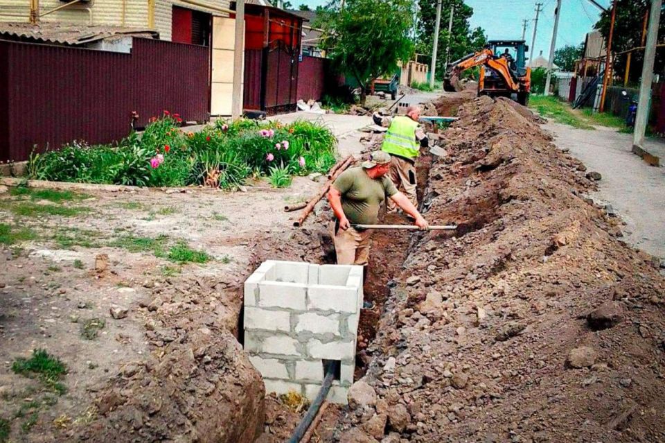 Василий Овчаров: Коммунальные системы Московской области обновили более 300 м водопроводных труб в Новоазовске Василий Овчаров: Коммунальные системы Московской области обновили более 300 м водопроводных труб в Новоазовске
