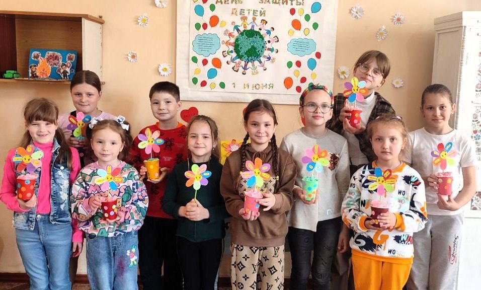 В Снежном в рамках партпроекта Единой России «Крепкая семья» прошли праздничные мероприятия ко Дню защиты детей В Снежном в рамках партпроекта Единой России «Крепкая семья» прошли праздничные мероприятия ко Дню защиты детей