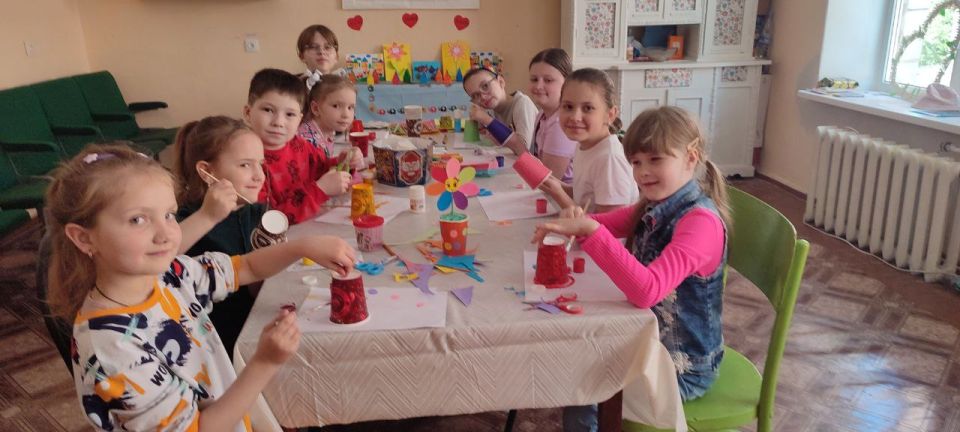 В Снежном прошли праздничные мероприятия ко Дню защиты детей В Снежном прошли праздничные мероприятия ко Дню защиты детей