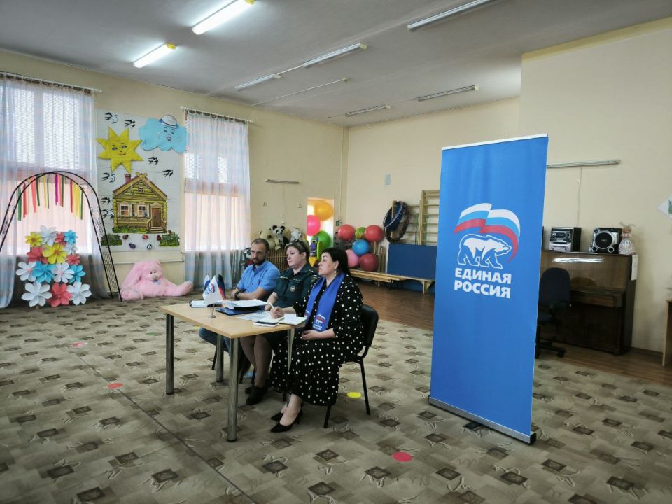 Встречи с трудовым коллективом в Ленинском районе города Донецка продолжаются Встречи с трудовым коллективом в Ленинском районе города Донецка продолжаются