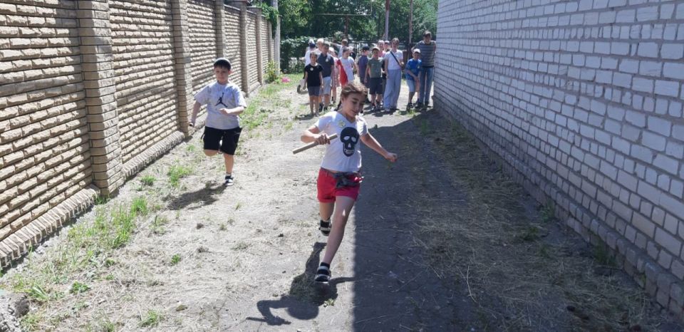 2 июня на базе Муниципального бюджетного учреждения дополнительного образования «Харцызская станция юных натуралистов» начала свою работу площадка досуга «Юннат», ознаменовав начало летних каникул насыщенной программой... 2 июня на базе Муниципального бюджетного учреждения дополнительного образования «Харцызская станция юных натуралистов» начала свою работу площадка досуга «Юннат», ознаменовав начало летних каникул насыщенной программой...