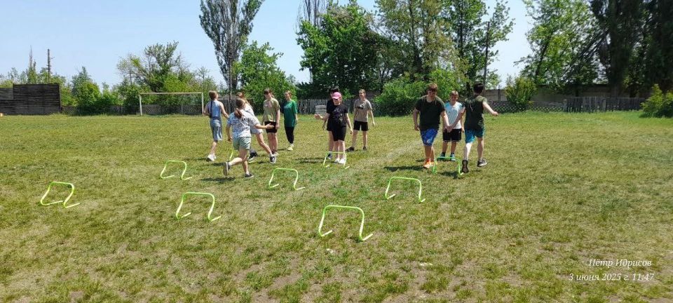 2 июня 2025 г. рамках «Месячника спорта» на Харцызском городском стадионе царила атмосфера радости и азарта! Воспитанники секции баскетбола приняли участие в «Веселых стартах», посвященных Дню защиты детей 2 июня 2025 г. рамках «Месячника спорта» на Харцызском городском стадионе царила атмосфера радости и азарта! Воспитанники секции баскетбола приняли участие в «Веселых стартах», посвященных Дню защиты детей