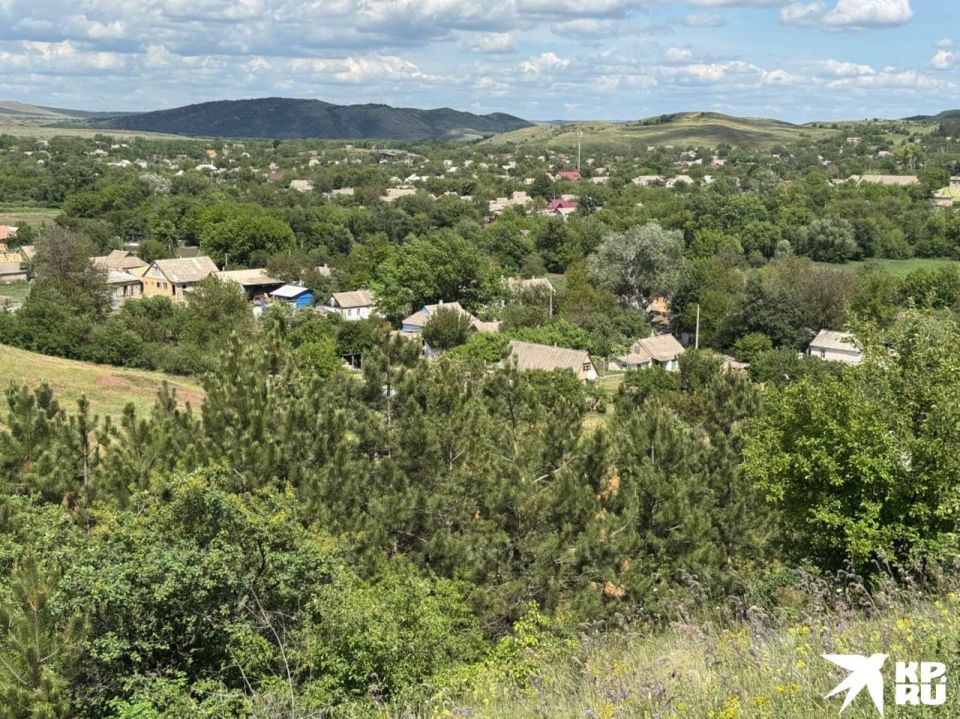 Многие гости Донецкой Народной Республики могут подумать, что Донбасс — это исключительно промышленный регион, где повсюду дымят заводские трубы, а в воздухе витает пыль от шахтных выработок Многие гости Донецкой Народной Республики могут подумать, что Донбасс — это исключительно промышленный регион, где повсюду дымят заводские трубы, а в воздухе витает пыль от шахтных выработок