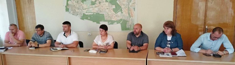 Наталья Бегуненко: Сегодня, 3 июня, первый заместитель руководителя Управы Петровского внутригородского района Администрации городского округа Донецк Плахутин Юрий Иванович провел совещание с сотрудниками коммунальных служб... Наталья Бегуненко: Сегодня, 3 июня, первый заместитель руководителя Управы Петровского внутригородского района Администрации городского округа Донецк Плахутин Юрий Иванович провел совещание с сотрудниками коммунальных служб...