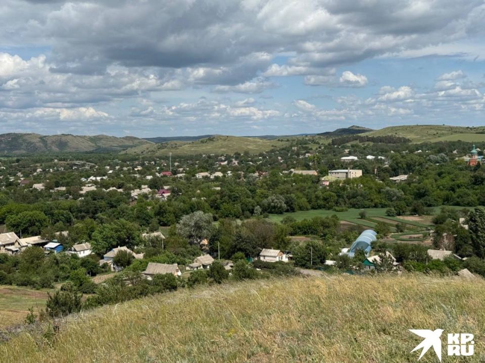 Многие гости Донецкой Народной Республики могут подумать, что Донбасс — это исключительно промышленный регион, где повсюду дымят заводские трубы, а в воздухе витает пыль от шахтных выработок Многие гости Донецкой Народной Республики могут подумать, что Донбасс — это исключительно промышленный регион, где повсюду дымят заводские трубы, а в воздухе витает пыль от шахтных выработок