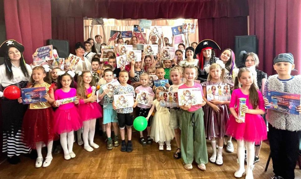 В Снежном в рамках партпроекта Единой России «Крепкая семья» прошли праздничные мероприятия ко Дню защиты детей В Снежном в рамках партпроекта Единой России «Крепкая семья» прошли праздничные мероприятия ко Дню защиты детей