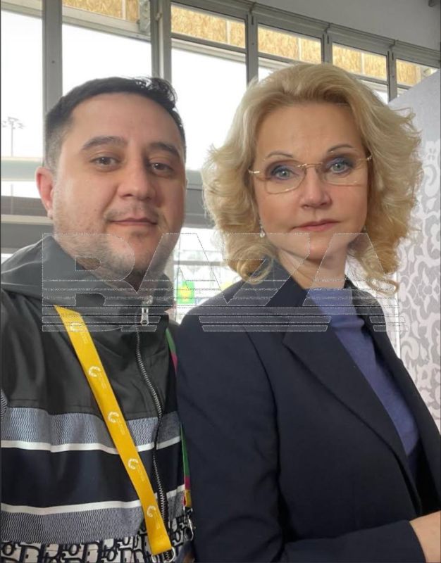 Похищенный на Ярославском вокзале Арег ранее постоянно выкладывал у себя в соцсетях фотографии с известными людьми Похищенный на Ярославском вокзале Арег ранее постоянно выкладывал у себя в соцсетях фотографии с известными людьми