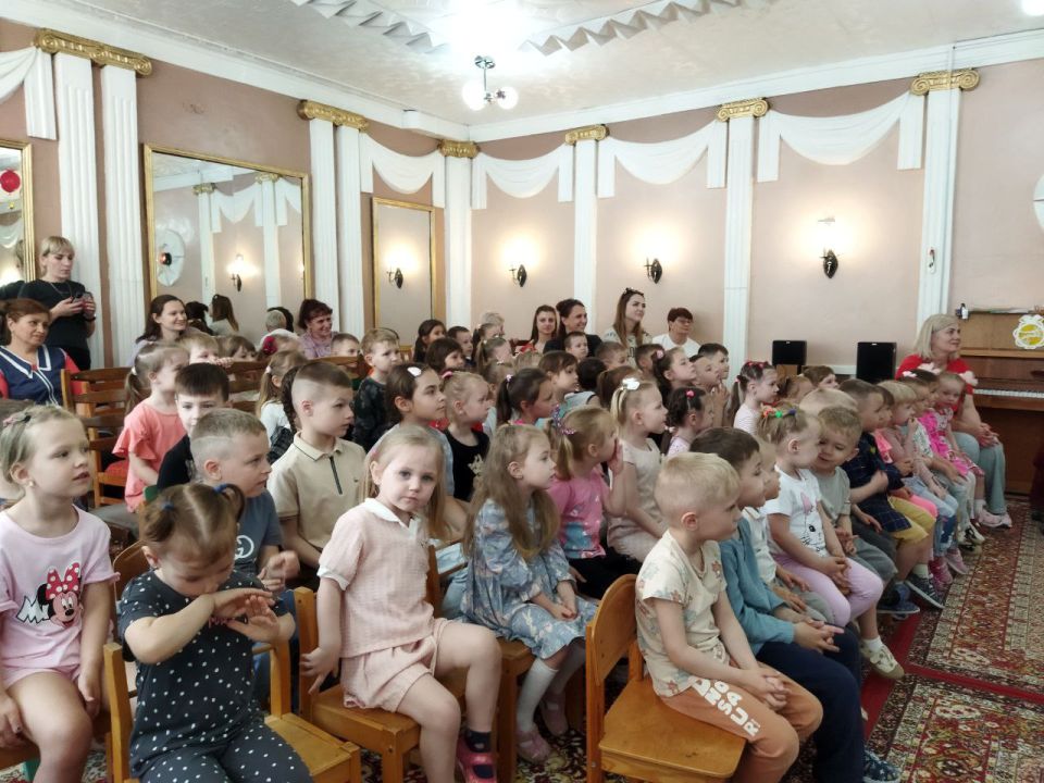 В Кировском продолжаются путешествия филармонии "ДоМиСолька" В Кировском продолжаются путешествия филармонии "ДоМиСолька"