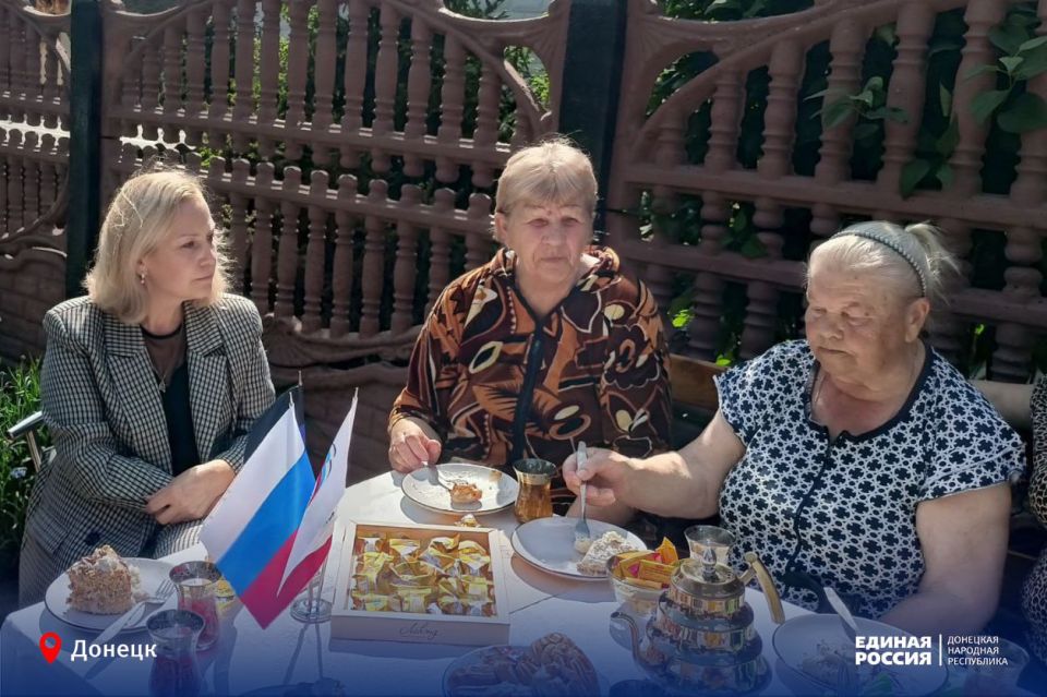 Жители Петровского района Донецка – за дружных соседей! Жители Петровского района Донецка – за дружных соседей!