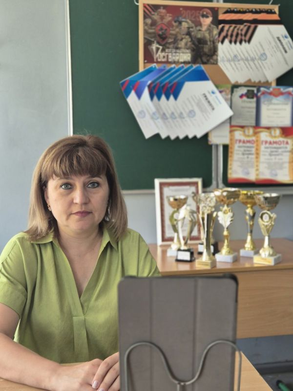 Учитель Ждановки и автор системы патриотического воспитания приняли онлайн-участие в конференции Учитель Ждановки и автор системы патриотического воспитания приняли онлайн-участие в конференции