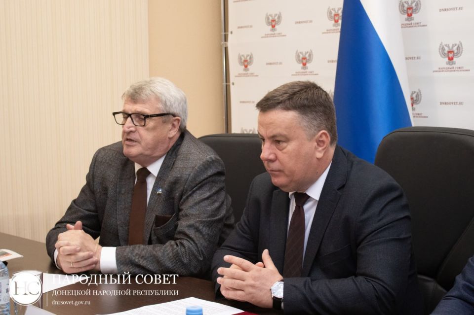 Константин Кузьмин: Сегодня Народный Совет посетили наши добрые друзья из Якутии! Константин Кузьмин: Сегодня Народный Совет посетили наши добрые друзья из Якутии!
