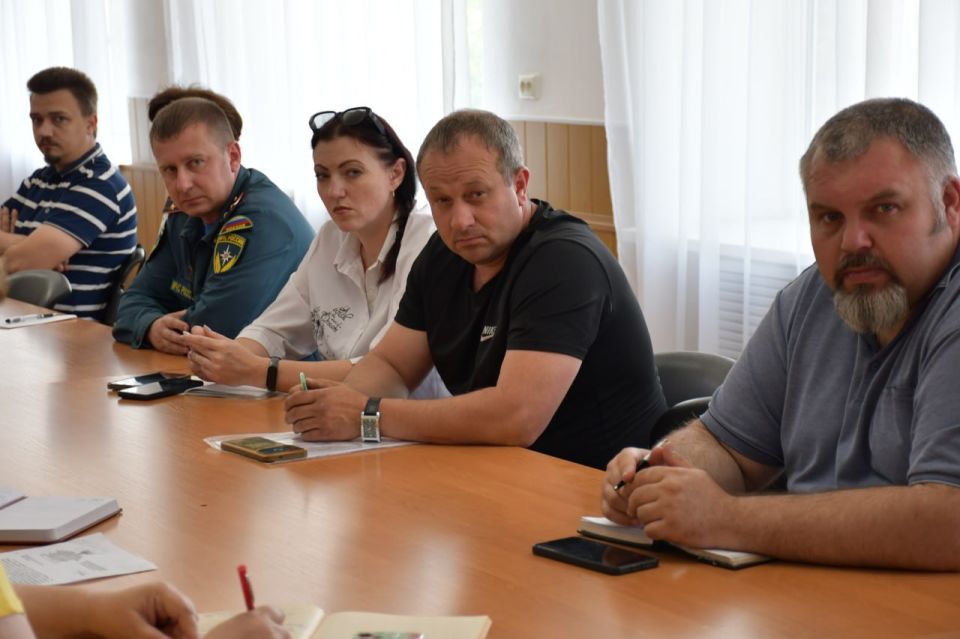 Сергей Желновач: 03.06.2025 под председательством заместителя главы администрации городского округа Дебальцево Глебова Е.Ю. в зале заседаний администрации городского округа Дебальцево прошло заседание комиссии по... Сергей Желновач: 03.06.2025 под председательством заместителя главы администрации городского округа Дебальцево Глебова Е.Ю. в зале заседаний администрации городского округа Дебальцево прошло заседание комиссии по...