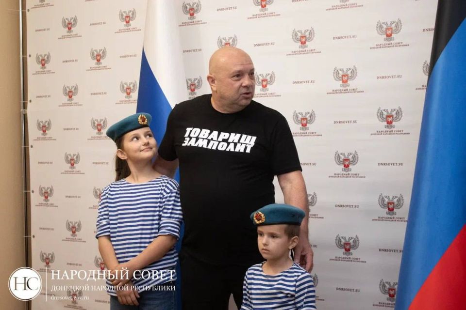 Андрей Крамар: Сразу два заседания по острым, животрепещущим темам сегодня прошли в Народном Совете: с коллегами-парламентариями из Якутии обсудили поддержку участников СВО, а на комитете по ЖКХ – кадровые вопросы в сфере... Андрей Крамар: Сразу два заседания по острым, животрепещущим темам сегодня прошли в Народном Совете: с коллегами-парламентариями из Якутии обсудили поддержку участников СВО, а на комитете по ЖКХ – кадровые вопросы в сфере...