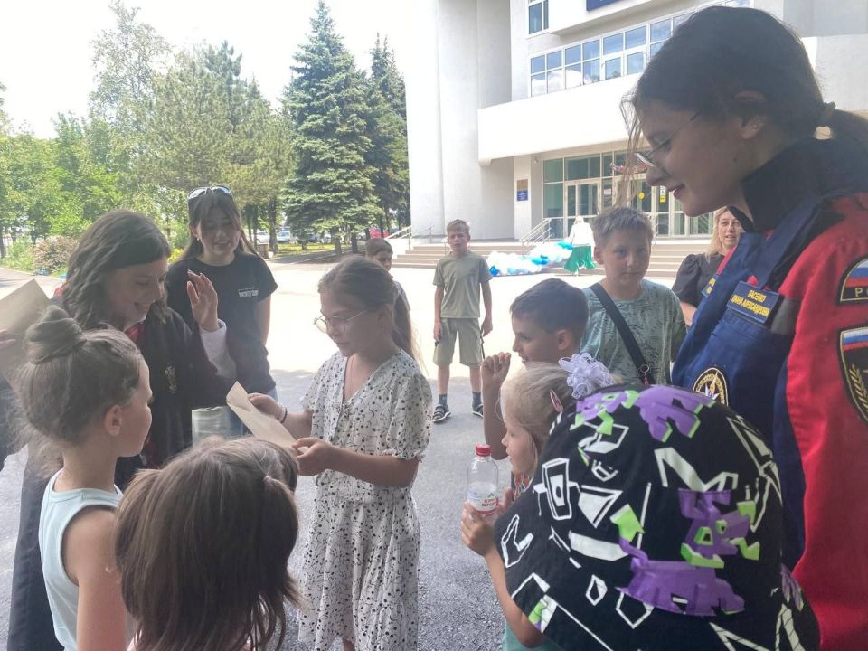 Ко Дню защиты детей добровольцы Донецкого РО ВСКС провели мероприятия для подрастающего поколения Ко Дню защиты детей добровольцы Донецкого РО ВСКС провели мероприятия для подрастающего поколения