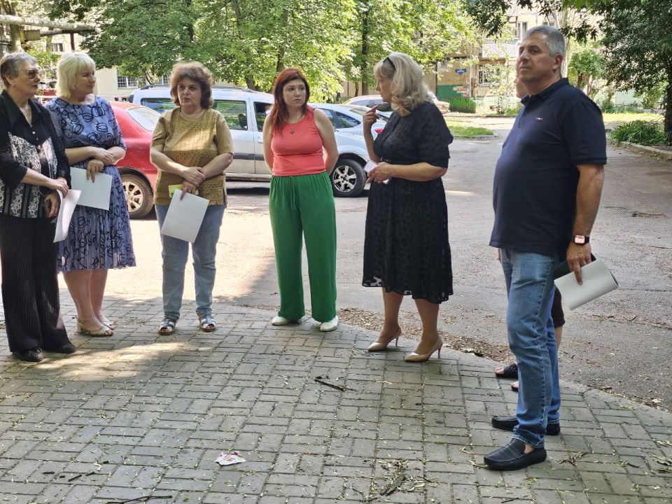 Встреча с населением на подведомственной территории Встреча с населением на подведомственной территории