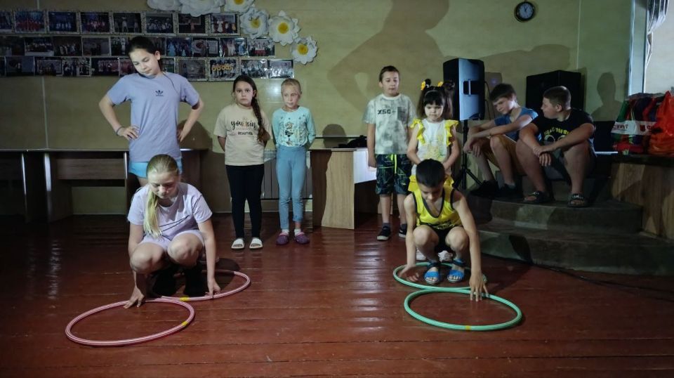 Конкурсно-игровая программа «Лето ярких улыбок» стала настоящим праздником детства в Юрьевском сельском клубе Конкурсно-игровая программа «Лето ярких улыбок» стала настоящим праздником детства в Юрьевском сельском клубе