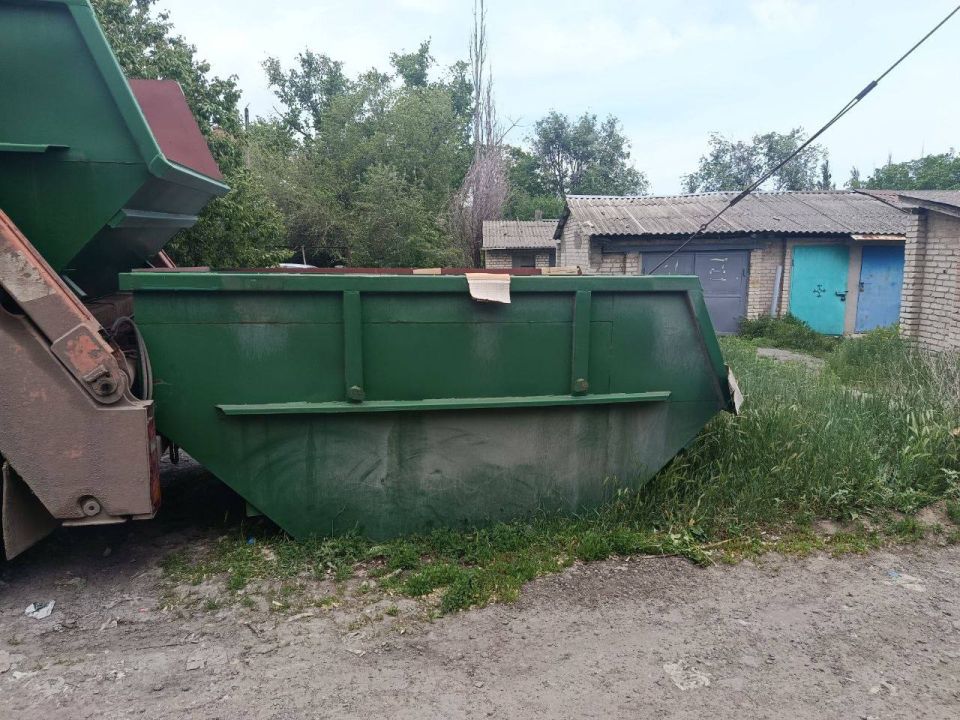 ВНИМАНИЕ!. Уважаемые жители Иловайска! Администрацией совместно с Региональным оператором ГУП ДНР "ДОНСНАБКОМПЛЕКТ" производятся работы по установке контейнеров для сбора и хранения строительного и крупногабаритного мусора... ВНИМАНИЕ!. Уважаемые жители Иловайска! Администрацией совместно с Региональным оператором ГУП ДНР "ДОНСНАБКОМПЛЕКТ" производятся работы по установке контейнеров для сбора и хранения строительного и крупногабаритного мусора...