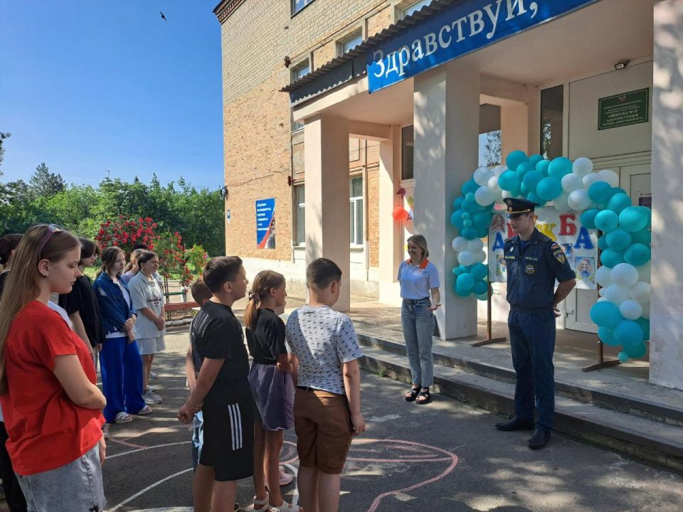 Александр Качанов: В Докучаевске начали работать пришкольные летние площадки Александр Качанов: В Докучаевске начали работать пришкольные летние площадки