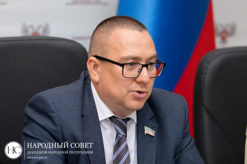 Нехватка кадров в коммунальной сфере стала темой расширенного заседания Комитета по ЖКХ Нехватка кадров в коммунальной сфере стала темой расширенного заседания Комитета по ЖКХ