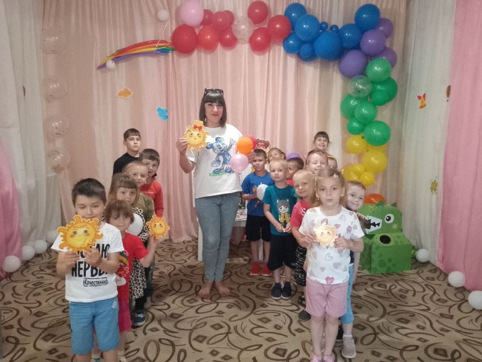 Для юных снежнянцев организовали литературные праздники Для юных снежнянцев организовали литературные праздники