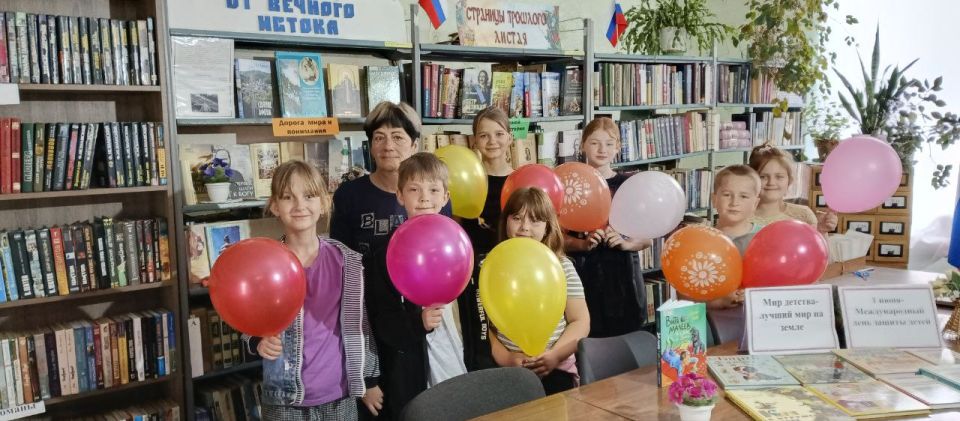 Для юных снежнянцев организовали литературные праздники Для юных снежнянцев организовали литературные праздники