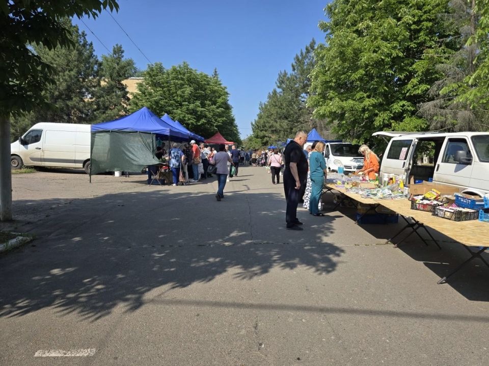 В Старобешево провели выездную ярмарку В Старобешево провели выездную ярмарку