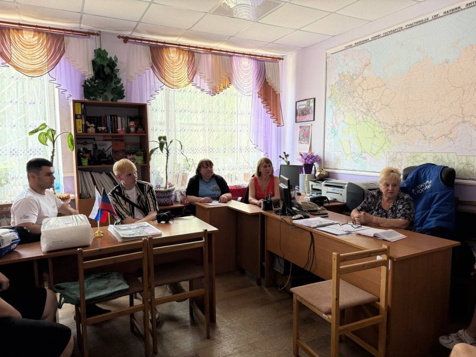 Исполнительный Секретарь Иловайского местного отделения Всероссийской политической партии "Единая Россия" Оксана Гранкина совместно с волонтерами центра Дома Народного Единства провела встречу с Советом ветеранов войны и... Исполнительный Секретарь Иловайского местного отделения Всероссийской политической партии "Единая Россия" Оксана Гранкина совместно с волонтерами центра Дома Народного Единства провела встречу с Советом ветеранов войны и...