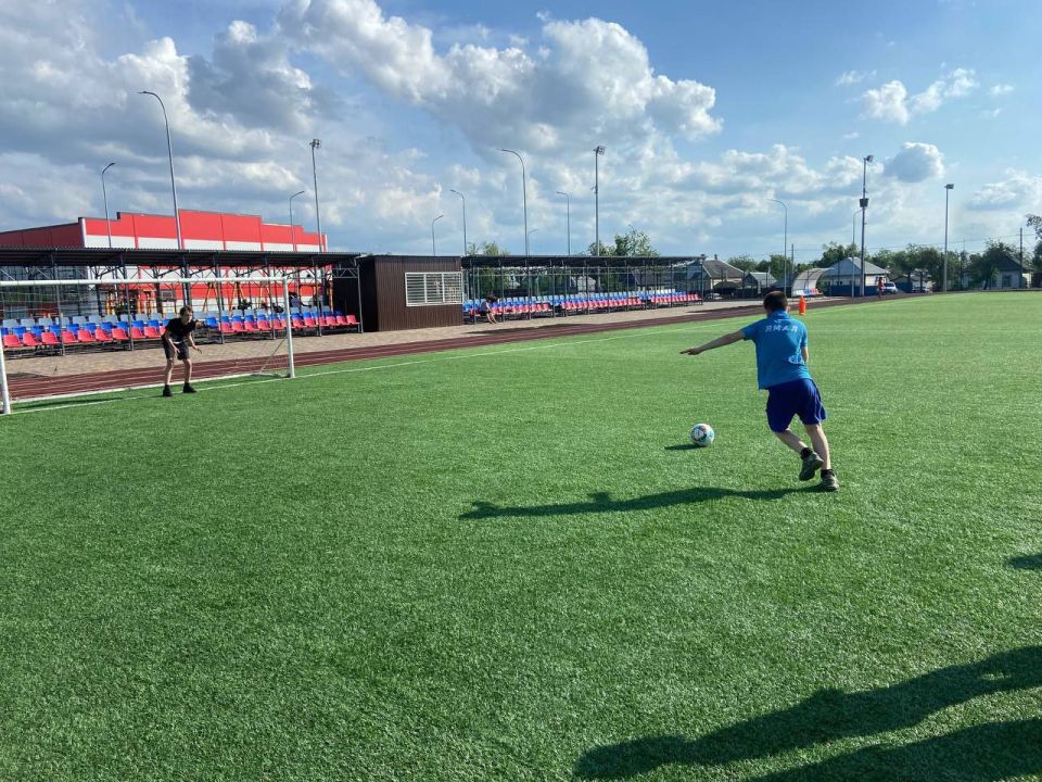 Спорт объединяет. В рамках партийных проектов «Выбор сильных» и «Детский спорт» Всероссийской политической партии «Единая Россия» для воспитанников секции по вольной борьбе прошли спортивные игры «Спорт объединяет»