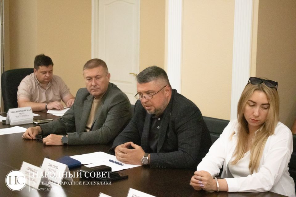 Нехватка кадров в коммунальной сфере стала темой расширенного заседания Комитета по ЖКХ Нехватка кадров в коммунальной сфере стала темой расширенного заседания Комитета по ЖКХ