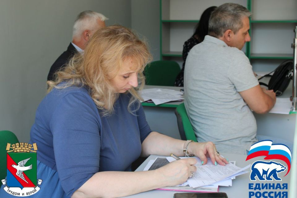 Заместитель главы администрации городского округа Горловка Игорь Горбатов провел прием граждан Заместитель главы администрации городского округа Горловка Игорь Горбатов провел прием граждан