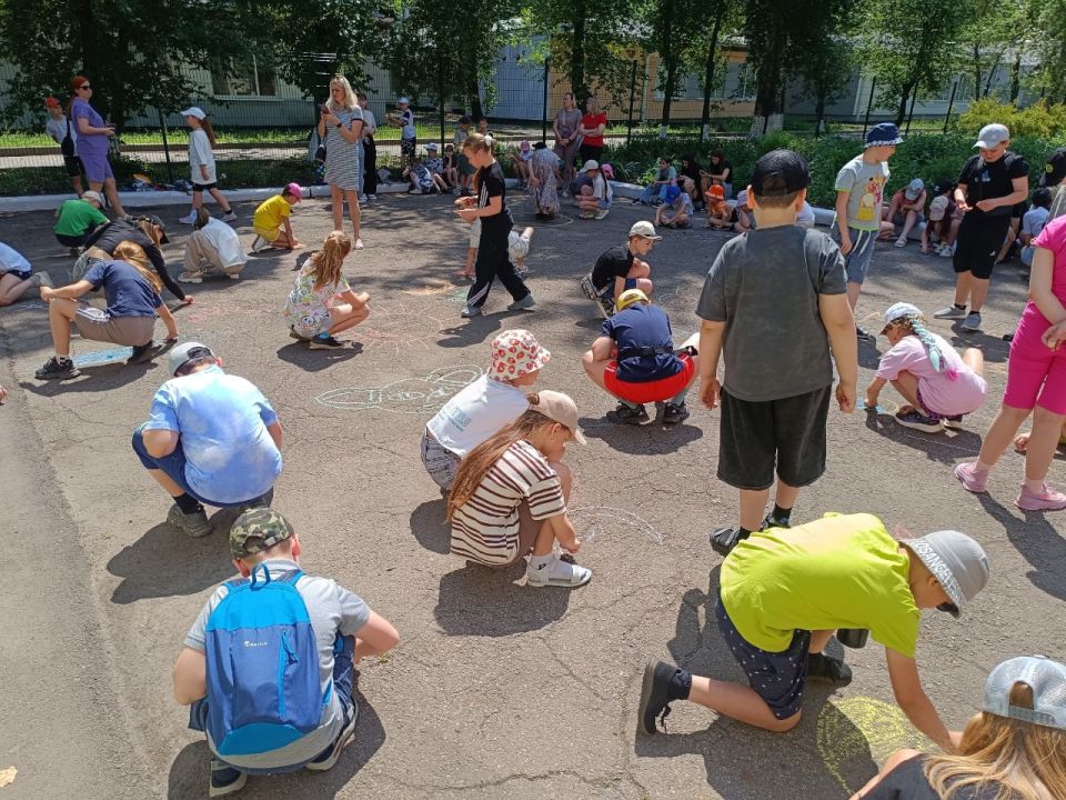 Для детей из школьных лагерей Кировского провели ряд мероприятий Для детей из школьных лагерей Кировского провели ряд мероприятий