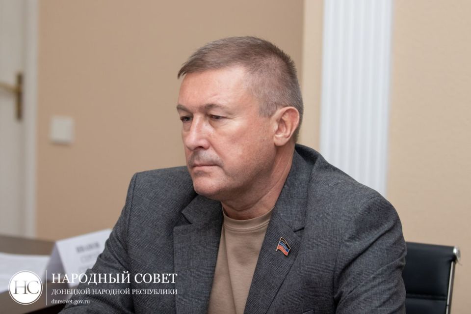 Нехватка кадров в коммунальной сфере стала темой расширенного заседания Комитета по ЖКХ Нехватка кадров в коммунальной сфере стала темой расширенного заседания Комитета по ЖКХ