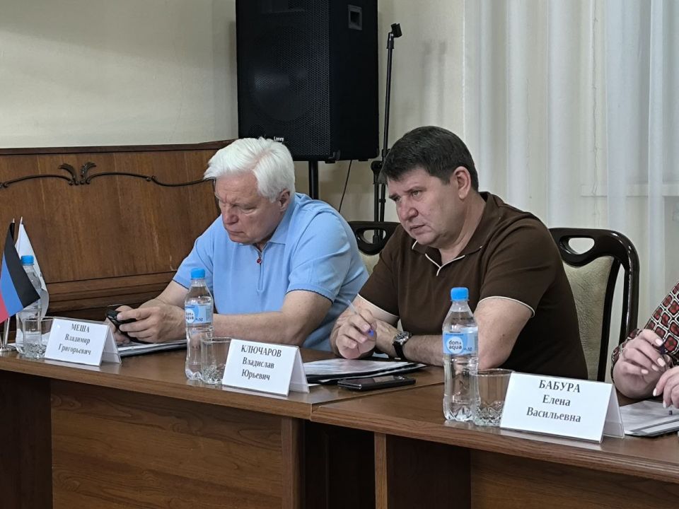 Владислав Ключаров: На встрече с трудовым коллективом Психиатрической больницы обсудили важные направления развития нашего города Владислав Ключаров: На встрече с трудовым коллективом Психиатрической больницы обсудили важные направления развития нашего города
