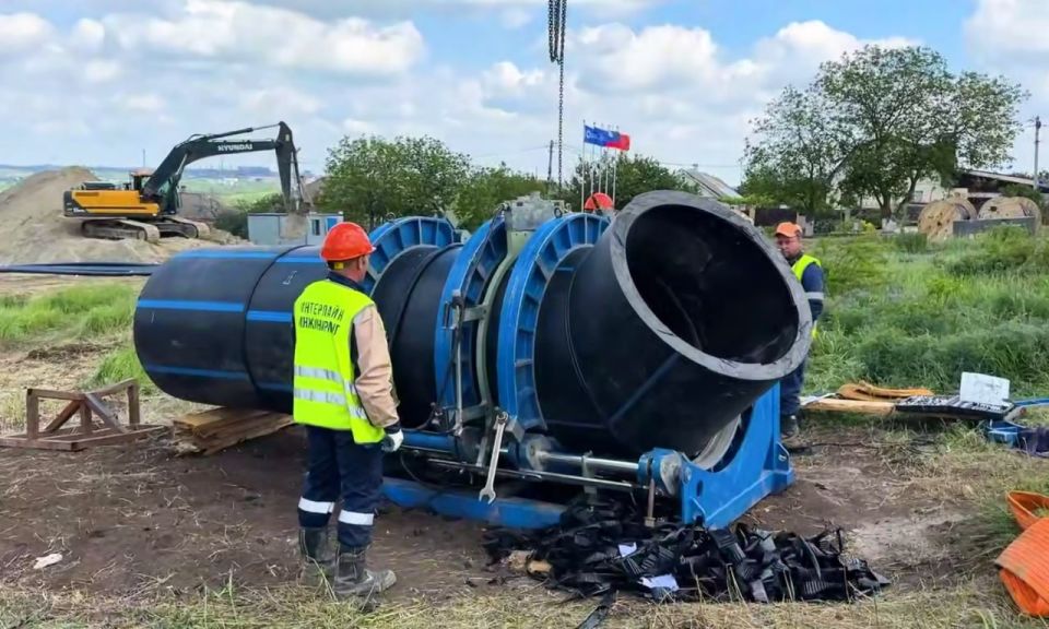 Спасительный водовод начали прокладывать Спасительный водовод начали прокладывать