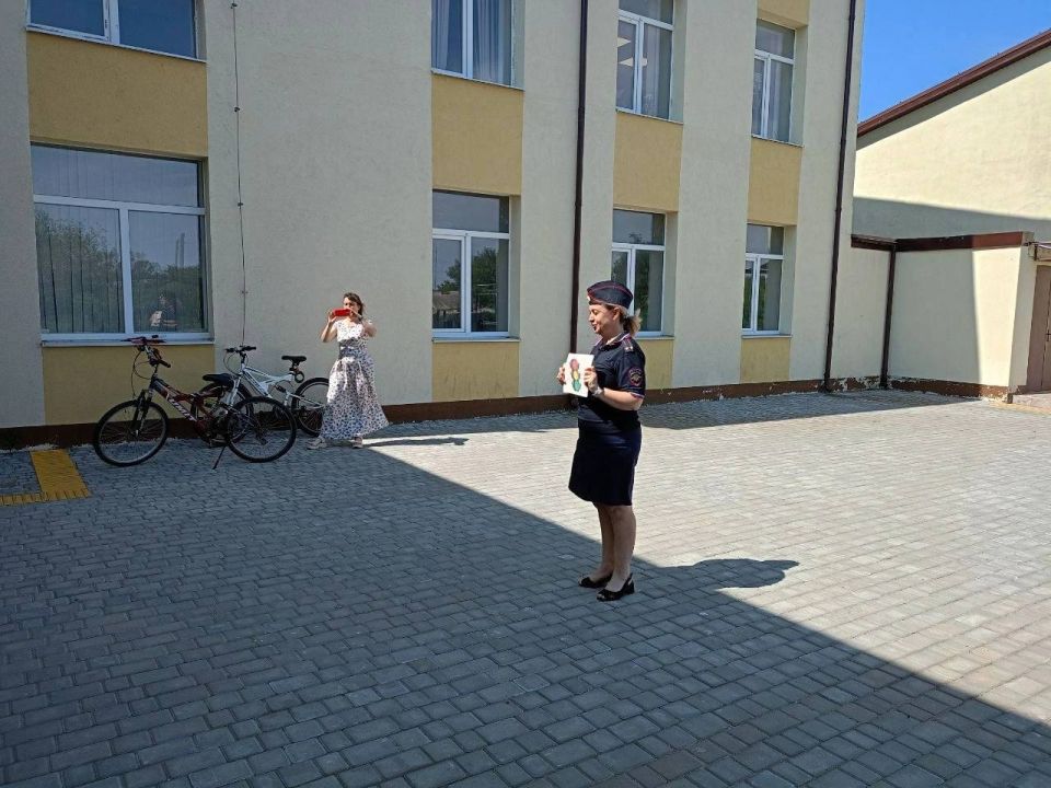 О правилах дорожного движения в лагере «Улыбка» О правилах дорожного движения в лагере «Улыбка»