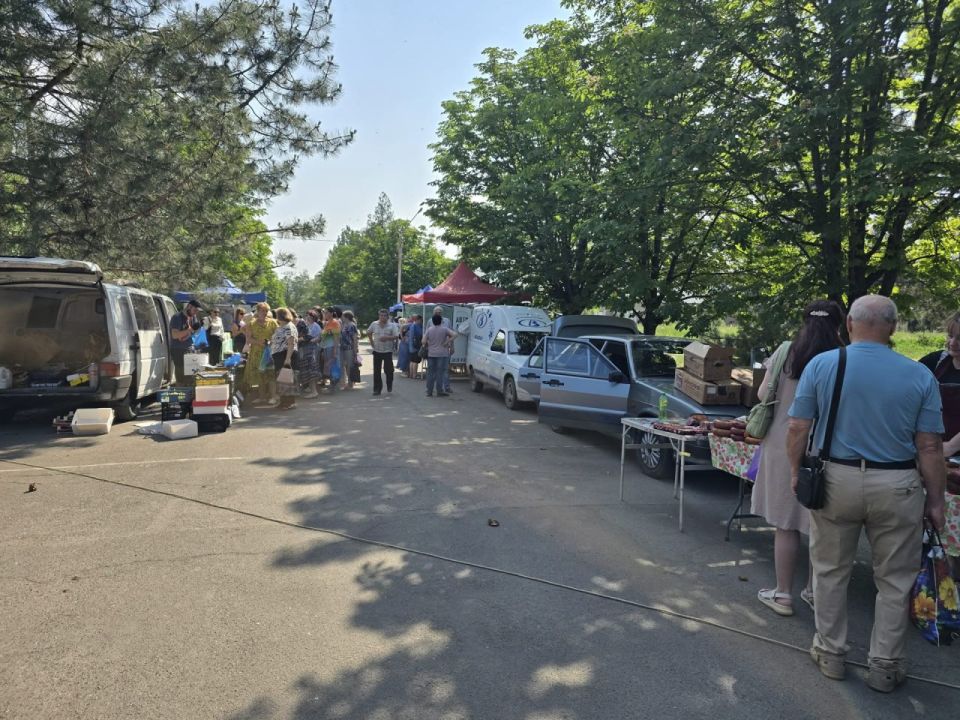 В Старобешево провели выездную ярмарку В Старобешево провели выездную ярмарку
