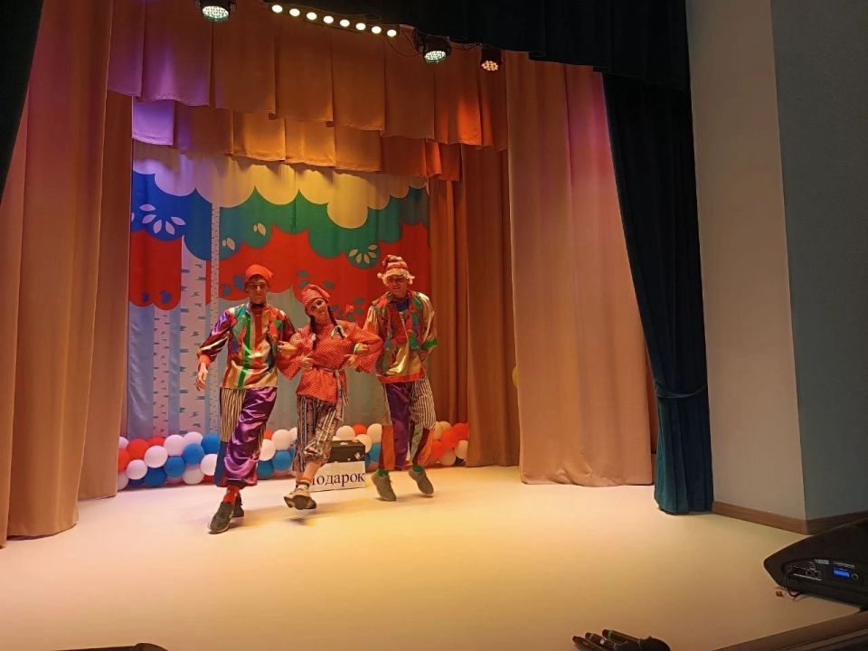 В Еленовском доме культуры состоялся праздник в честь Дня защиты детей! В Еленовском доме культуры состоялся праздник в честь Дня защиты детей!