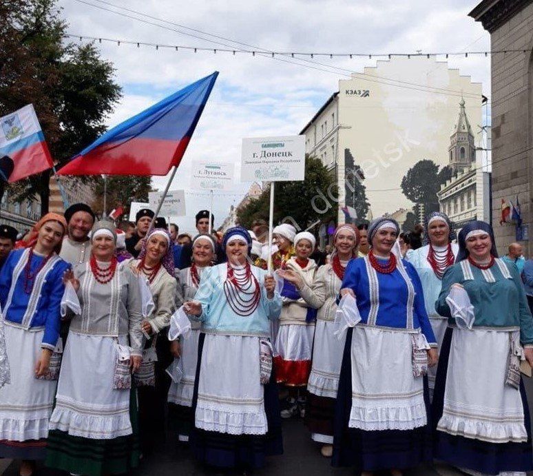 Культурное богатство. Народный вокальный ансамбль «Сударушки» был основан в 1985 году Культурное богатство. Народный вокальный ансамбль «Сударушки» был основан в 1985 году