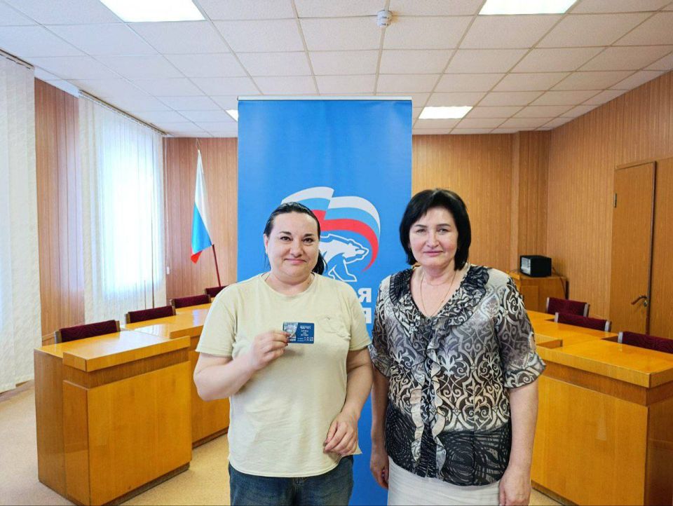 Михаил Меренков: Сегодня ряды местного отделения Всероссийской политической партии «ЕдинаяРоссия» пополнились новыми партийцами Михаил Меренков: Сегодня ряды местного отделения Всероссийской политической партии «ЕдинаяРоссия» пополнились новыми партийцами