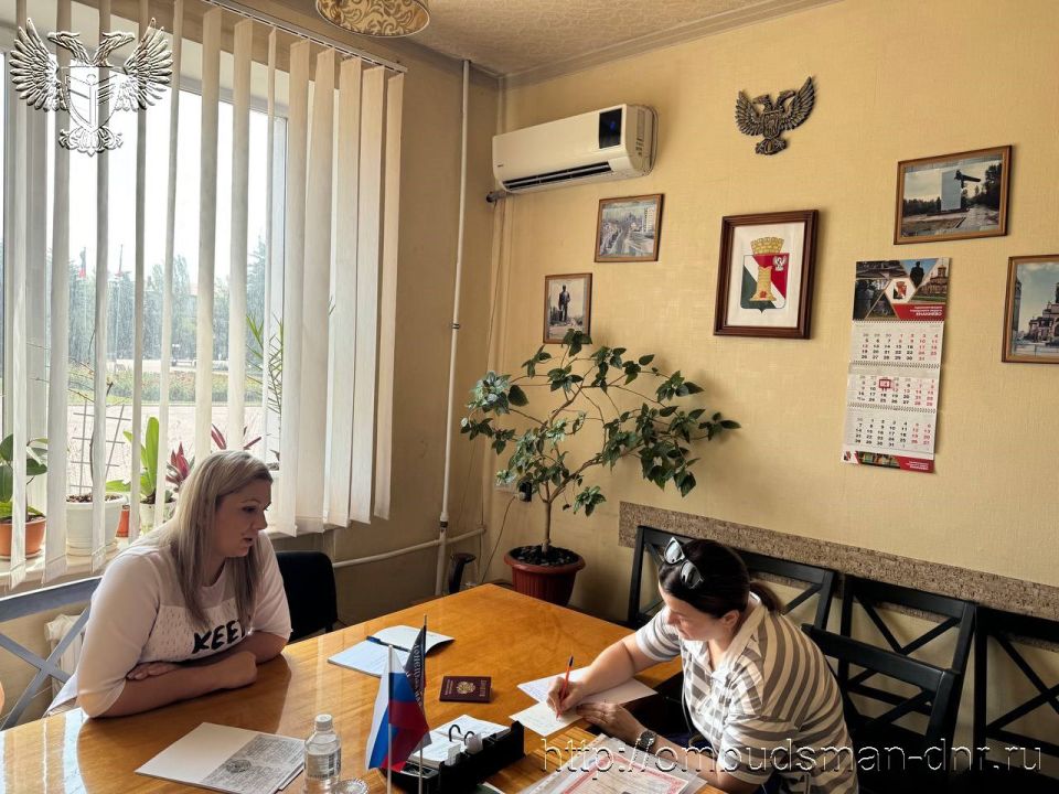 Дарья Морозова: 4 июня в городе Енакиево состоялся выездной прием граждан, организованный аппаратом Уполномоченного по правам человека в Донецкой Народной Республике Дарья Морозова: 4 июня в городе Енакиево состоялся выездной прием граждан, организованный аппаратом Уполномоченного по правам человека в Донецкой Народной Республике