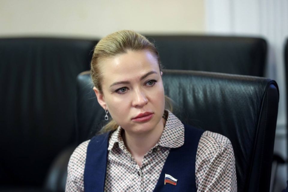 Наталья Никонорова: Сегодня приняла участие в работе круглого стола на тему: «Решающая роль в Победе над гитлеровской Германией как одна из основ международного статуса России. Против покушений на историческую правду» Наталья Никонорова: Сегодня приняла участие в работе круглого стола на тему: «Решающая роль в Победе над гитлеровской Германией как одна из основ международного статуса России. Против покушений на историческую правду»