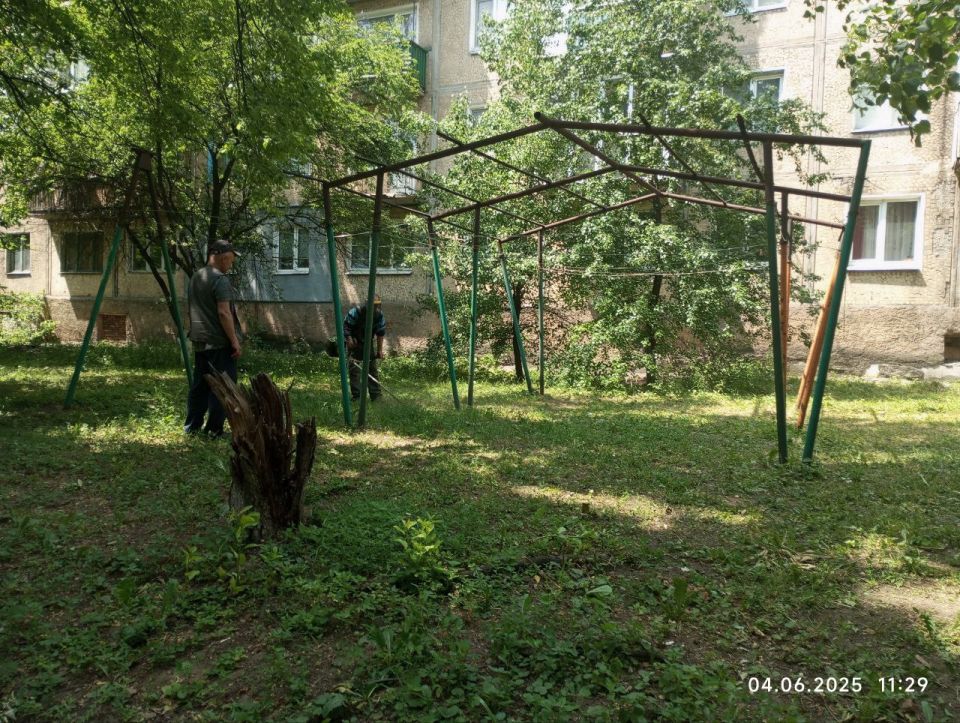 Сергей Желновач: На территории городского округа Дебальцево продолжаются работы покосу сорных и карантинных трав Сергей Желновач: На территории городского округа Дебальцево продолжаются работы покосу сорных и карантинных трав