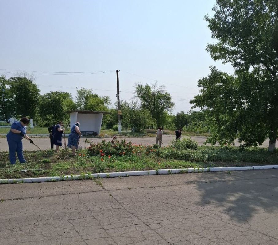 Наталья Великодная: Сегодня, по доброй традиции, в рамках партийного проекта "ЧистаяСтрана", а также еженедельной экологической акции "Чистый четверг" - жители нашего округа активно принимали участие в благоустройстве... Наталья Великодная: Сегодня, по доброй традиции, в рамках партийного проекта "ЧистаяСтрана", а также еженедельной экологической акции "Чистый четверг" - жители нашего округа активно принимали участие в благоустройстве...