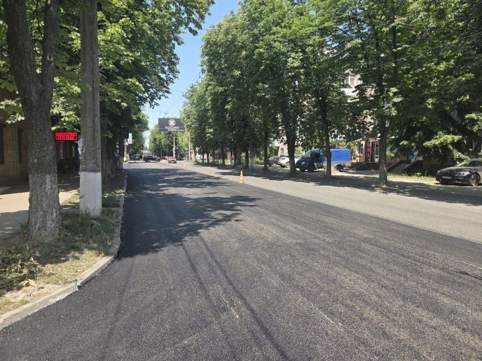 Специалисты Нижегородской области завершили ремонт дороги на улице Краснознаменской в Харцызске Специалисты Нижегородской области завершили ремонт дороги на улице Краснознаменской в Харцызске