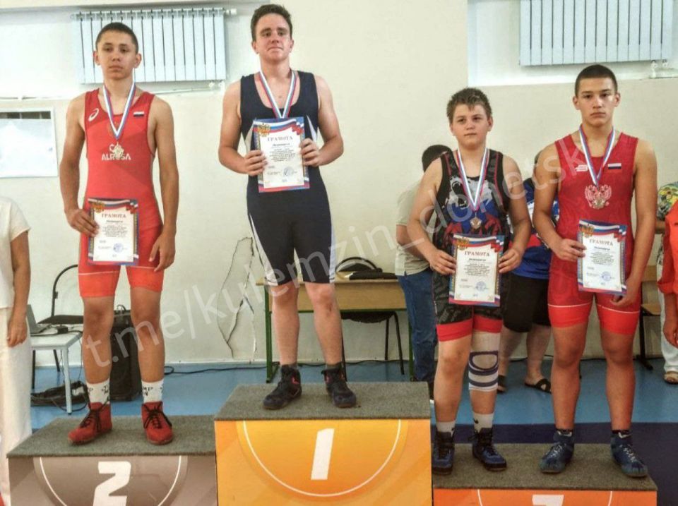 Алексей Кулемзин: Наши борцы приняли участие в Межмуниципальном турнире по греко-римской борьбе среди юношей 2011-2016 г. р. в Богучаре (Воронежская обл.) Алексей Кулемзин: Наши борцы приняли участие в Межмуниципальном турнире по греко-римской борьбе среди юношей 2011-2016 г. р. в Богучаре (Воронежская обл.)