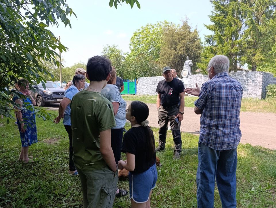 Константин Зинченко: Совместно с председателем Волновахского муниципального совета, депутатом от фракции «Единая Россия» Таймуразом Арсоевым, встретился с жителями ул.Дачная, г. Волноваха Константин Зинченко: Совместно с председателем Волновахского муниципального совета, депутатом от фракции «Единая Россия» Таймуразом Арсоевым, встретился с жителями ул.Дачная, г. Волноваха