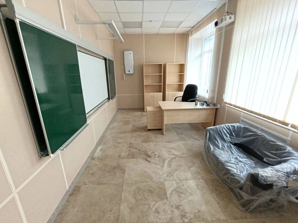 Донецкой Народной Республике продолжают кампанию по восстановлению объектов образования Донецкой Народной Республике продолжают кампанию по восстановлению объектов образования